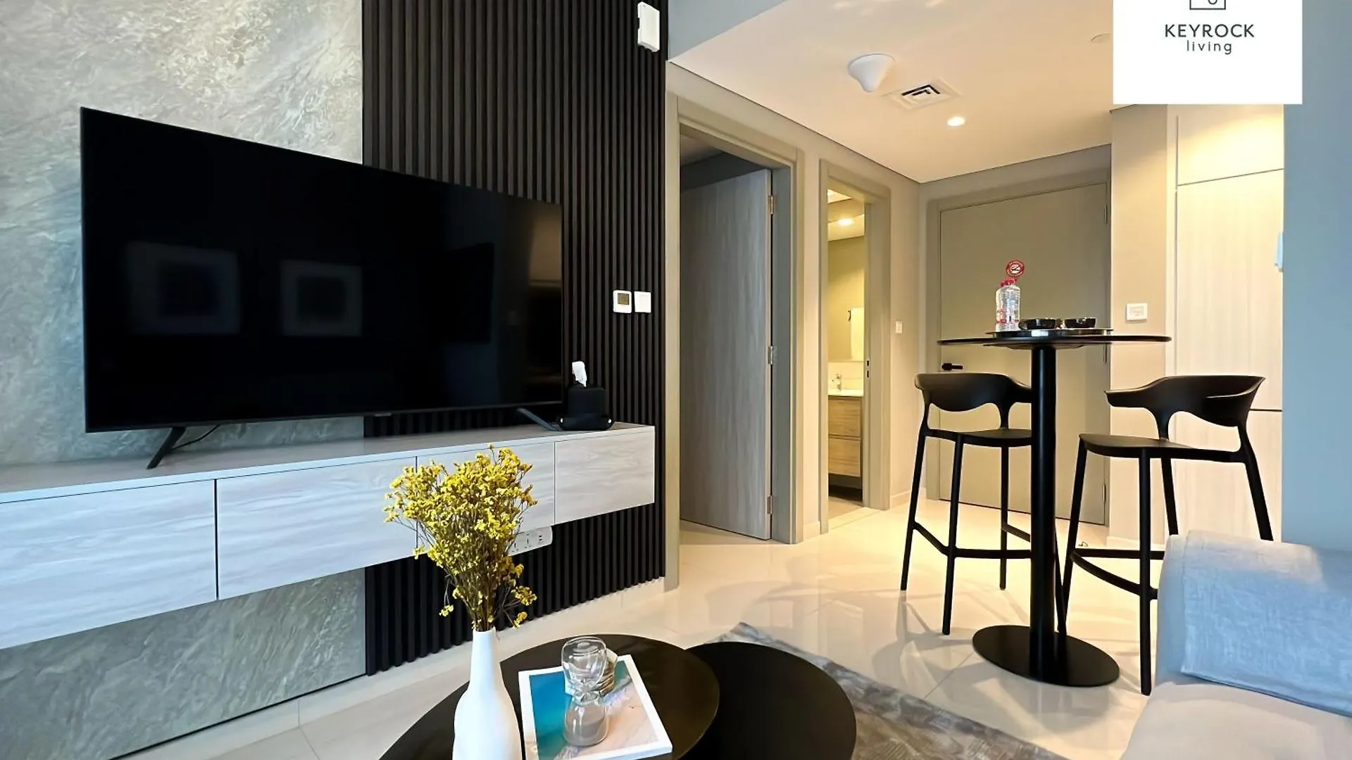 Keyrock Living - 1 Bedroom Apartments - Business Bay - Near Metro Station - Zada Tower Dubai United Arab Emirates